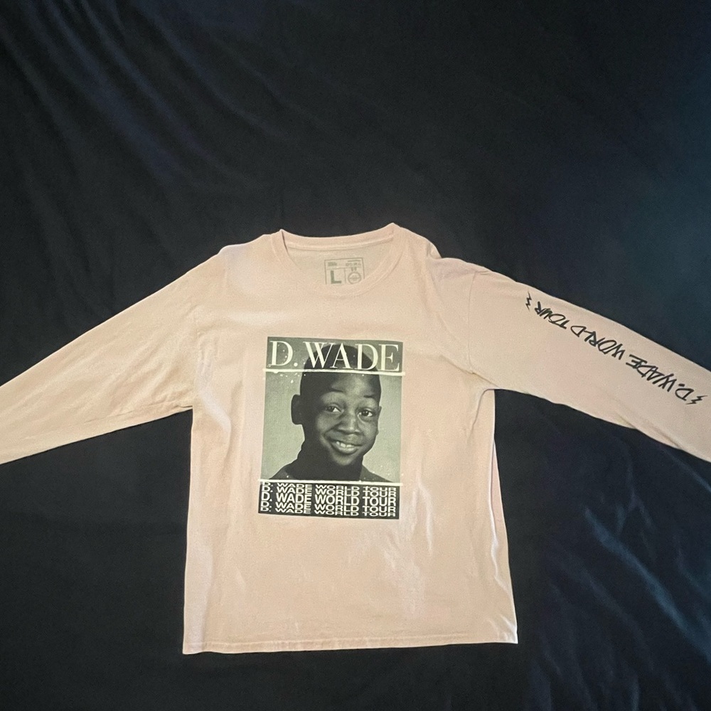 Bleacher Report - D. Wade World Tour Shirt - L